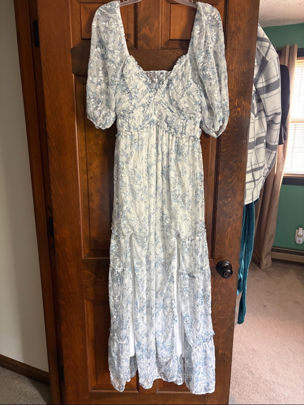 Storia Light Blue Floral Puff-Sleeve Maxi Dress - Picture 4 of 9